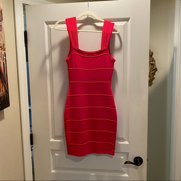 Guess bandage dress pink - Picture 2 of 2